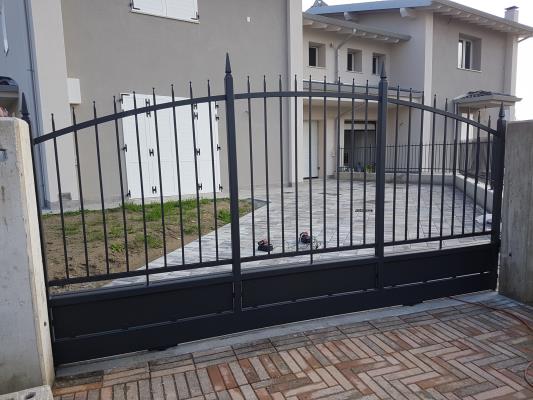 Cancelli scorrevoli arcuati