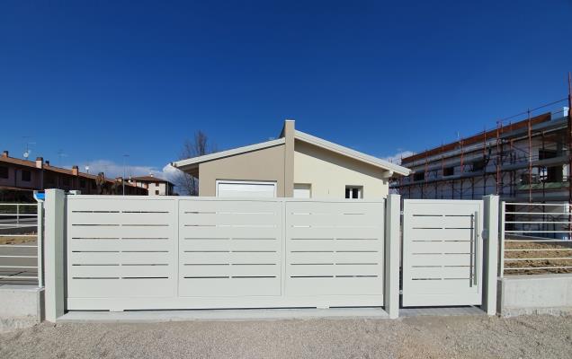 Cancelli scorrevoli in lamiera